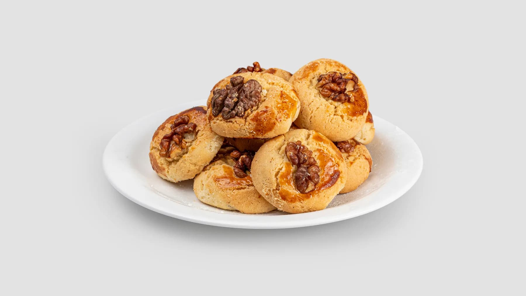 Печенье шоколадное с орехом